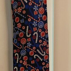 Hallmark Holiday Traditions Christmas Candy cane & Peppermint Tie Excellent Cond